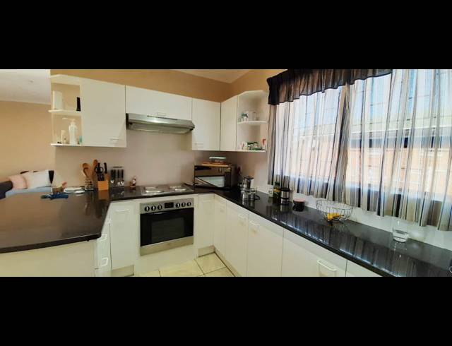 2 BEDROOM TOWNHOUSE RENTED IN SHERWOOD